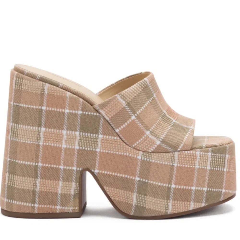 🌹LARROUDE🌹 Wanda Platform Mule In Neutral Plaid Raffia Size: 11